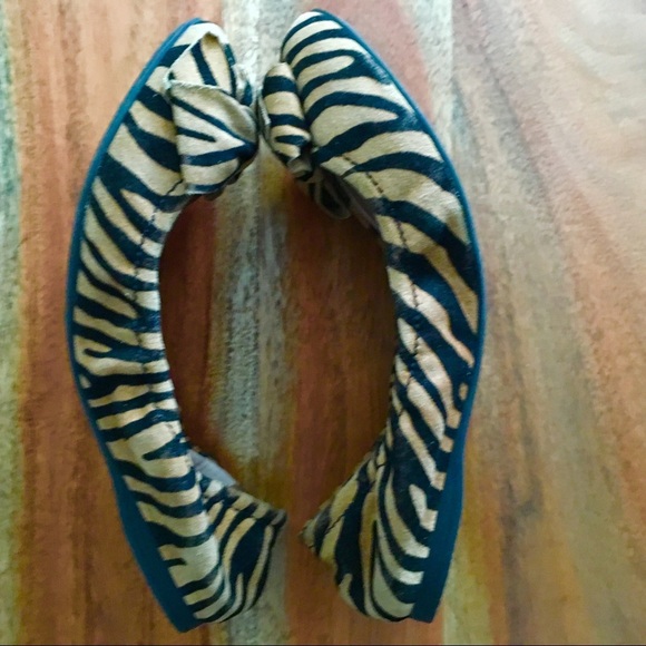 MIU MIU Animal Print Super Comfortable Flats - Picture 2 of 7